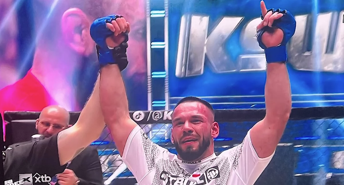 Kacper Pakeltys z Konina zdominował rywala w debiucie na KSW 115 - jednogłośna decyzja sędziów!