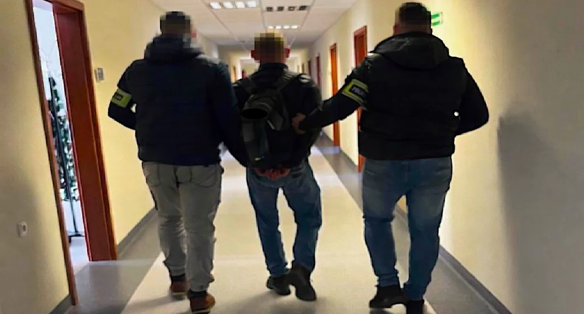 Poszukiwany listem gończym zatrzymany w Koninie – 47-latek ukrywał się pół roku za przestępstwo narkotykowe