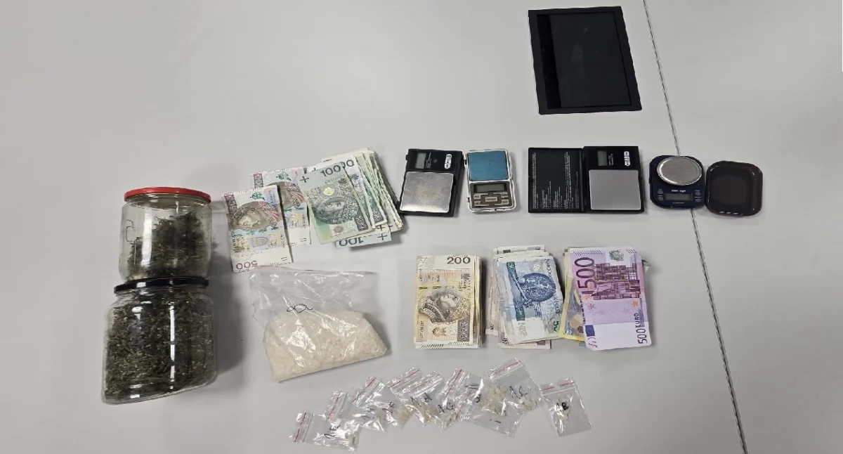 Trzymiesięczny areszt za ponad 400 gramów narkotyków w Turku - policja zatrzymała trzech mężczyzn