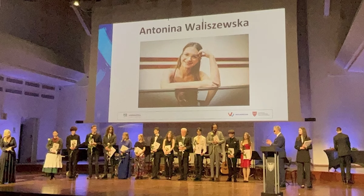 Antonina Waliszewska z II LO w Koninie odebrała prestiżowe stypendium Marszałka Województwa Wielkopolskiego w dziedzinie kultury na 2026 rok