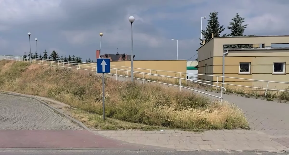 Remont kładki nad torami przy targowisku w Koninie – od 24 marca całkowite zamknięcie i zmiana organizacji ruchu pieszego