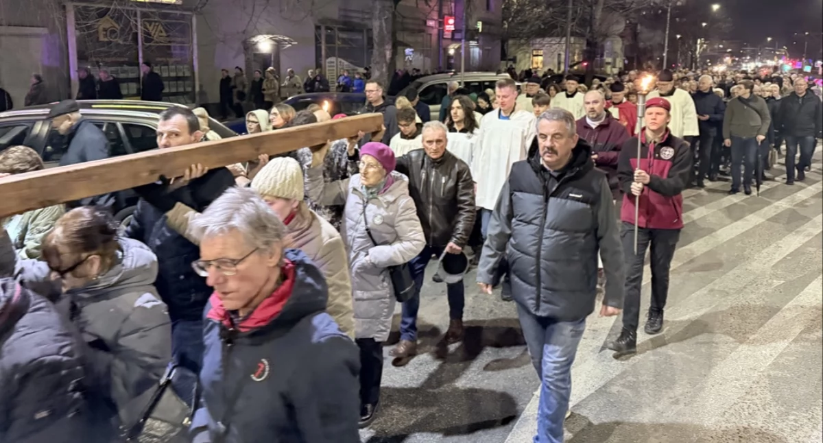 Miejska Droga Krzyżowa w Koninie 2026 – wierni przeszły ulicami miasta w Wielkim Poście