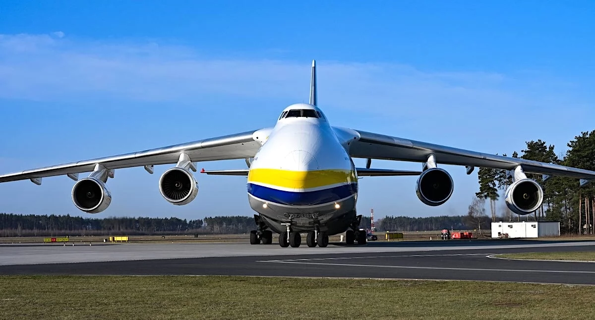 Historyczny moment w 33. Bazie Lotnictwa Transportowego w Powidzu – legendarny Antonov An-124 Rusłan na pokładzie