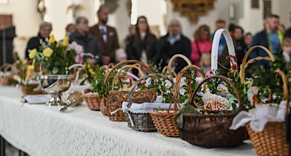 Święcenie pokarmów w Wielką Sobotę w Koninie i regionie – tradycyjny obrzęd przed Wielkanocą