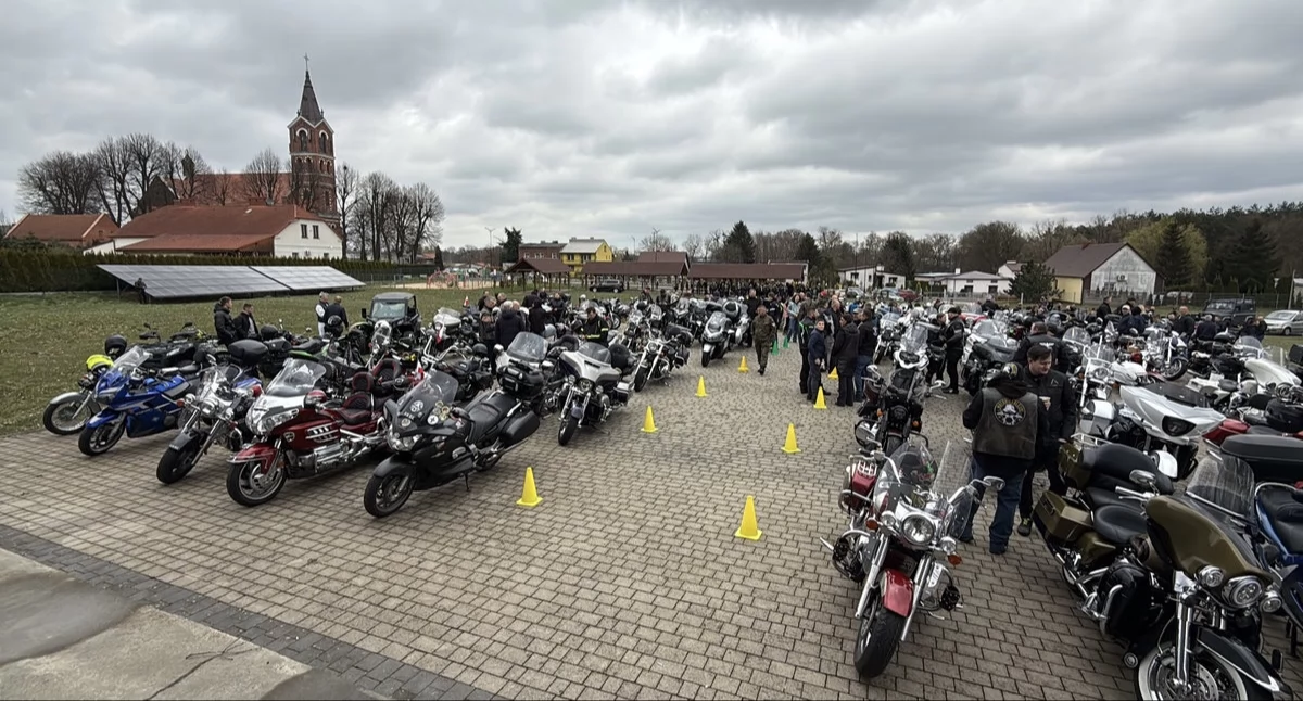 Święconka w rytmie ryku silników – motocykliści z regionu tradycyjnie spotkali się w Starym Mieście