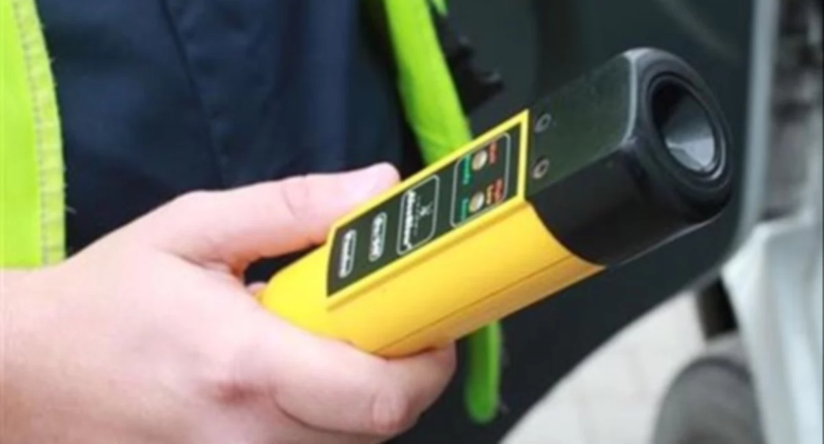 Pijany kierowca z zakazem i listem gończym zatrzymany w powiecie kolskim – 3,2 promila w Wielkanocny Poniedziałek