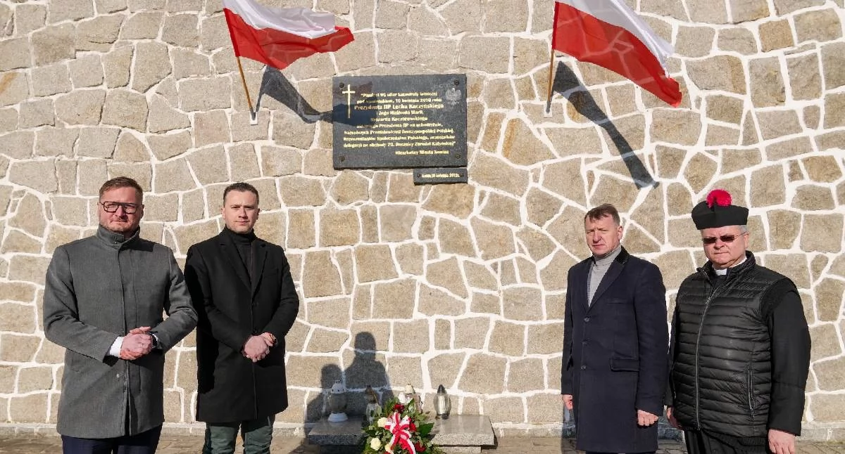 16. rocznica katastrofy smoleńskiej w Koninie – przedstawiciele władz oddali hołd ofiarom
