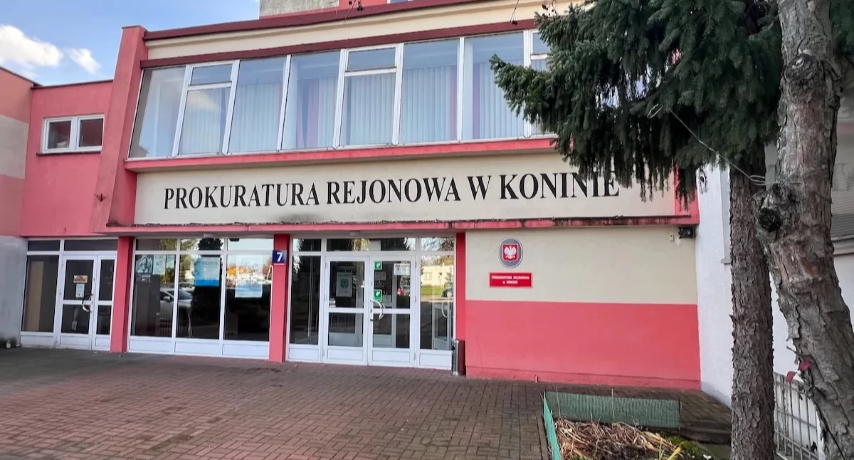 Akt oskarżenia za brutalne tortury w Koninie. Sprawcom grozi nawet 25 lat pozbawienia wolności