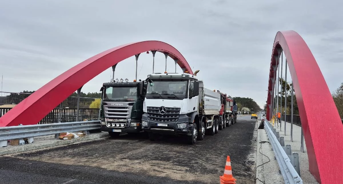Nowy most nad Kanałem Ślesińskim w Ślesinie: Próbne obciążenie zakończone sukcesem
