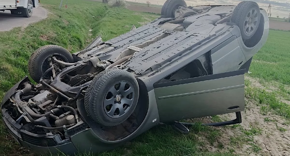 Szok w Tarnówce. Kierowca miał ponad 5,7 promila i wypadł z drogi