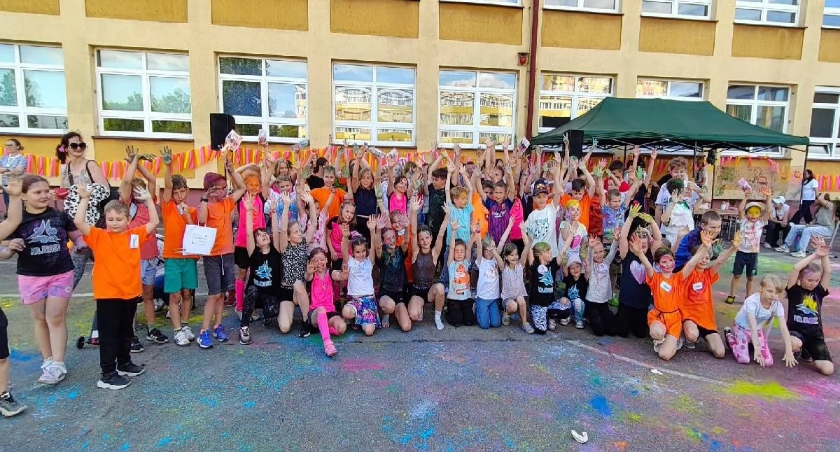 Tłumy na festynie w konińskiej „Siódemce”. Sport, atrakcje i Festiwal Kolorów zachwyciły mieszkańców