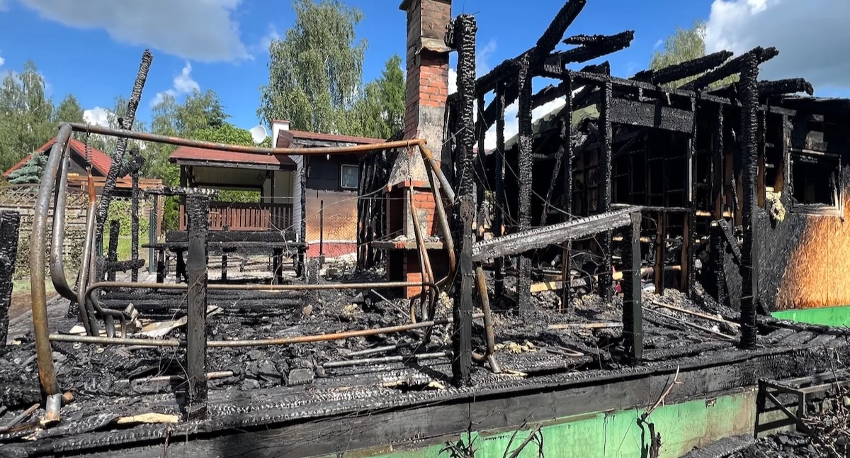 Tragiczny pożar w gminie Kleczew. Jedna osoba zginęła, 17-latek walczy o zdrowie