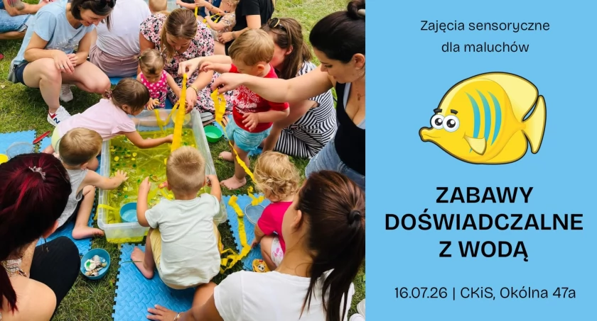 Zabawy doświadczalne z wodą | Zajęcia sensoryczne dla dzieci w CKiS w Koninie