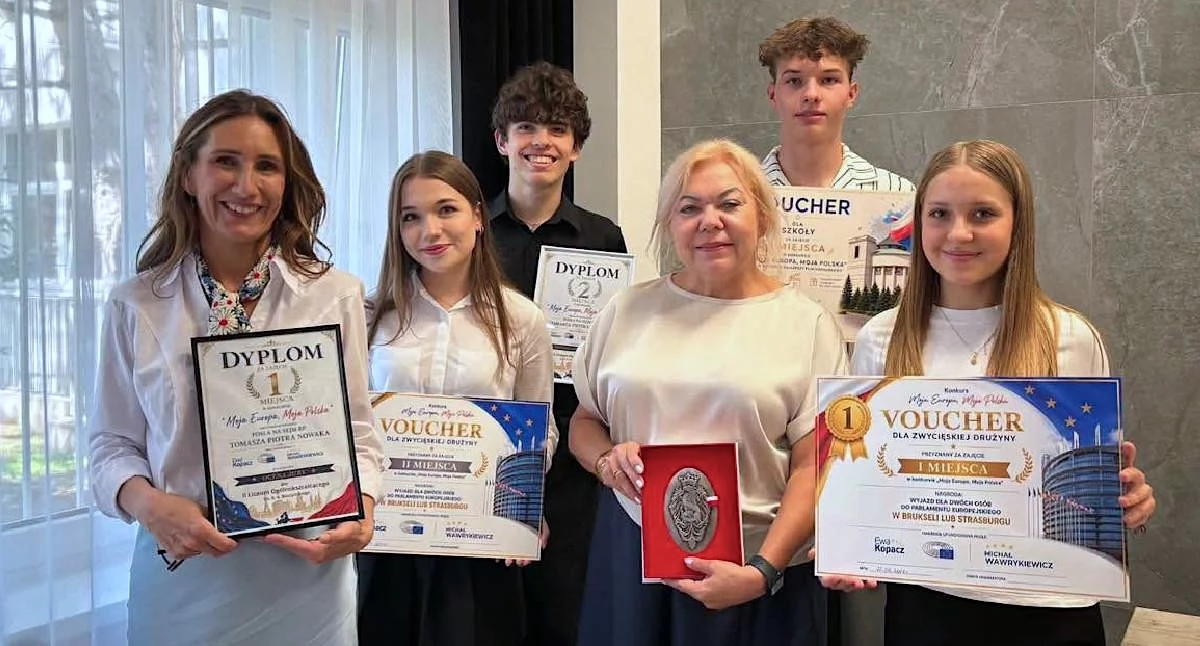 Podwójny sukces uczniów w konkursie „Moja Europa, Moja Polska”. W nagrodę pojadą do Brukseli i Strasburga