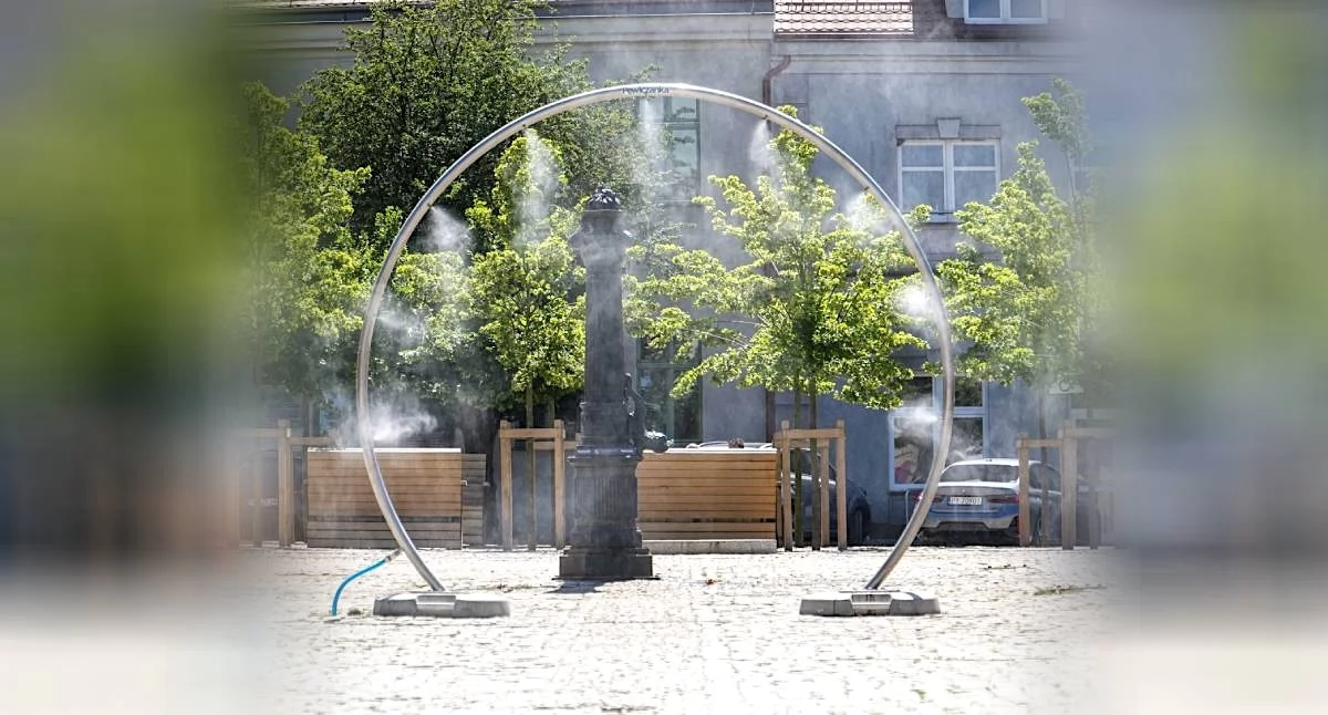 Upały w Koninie. Sprawdź, gdzie działają kurtyny wodne i miejskie poidełka