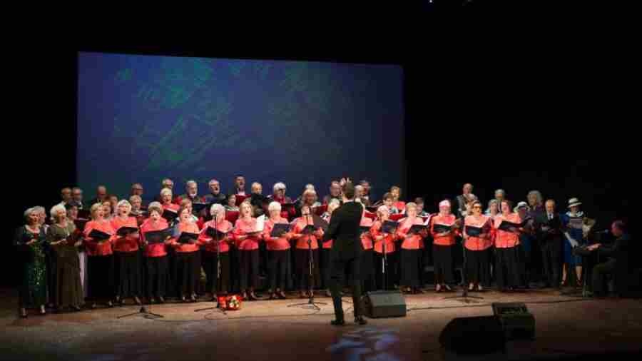 Piosenką ,,Gdzie jest lepiej niż tu” zakończył się 10. Koncert Seniorzy dla Miasta.