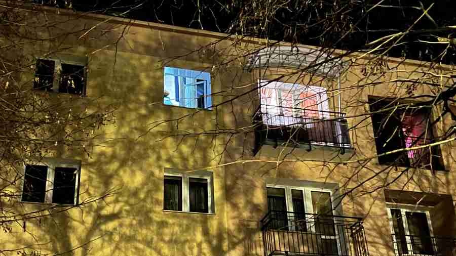 Ciała kobiety i mężczyzny znalezione w bloku