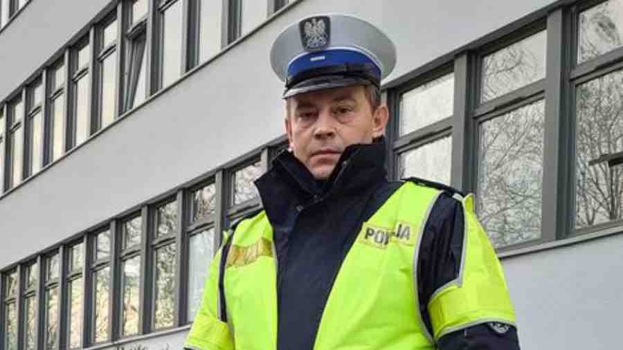 Policjanci pomogli odebrać poród na autostradzie A2