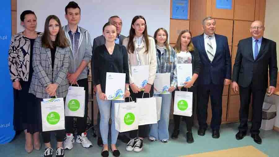Zakończył się powiatowy finał XIV Wielkopolskiej Olimpiady Wiedzy Konsumenckiej imienia Elżbiety Połczyńskiej.