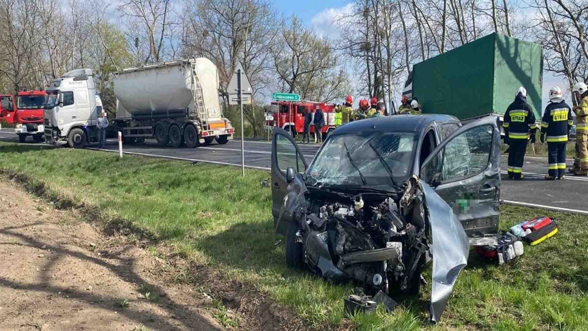 Zderzenie się trzech samochodów na DK 92
