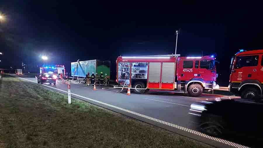 Pożar naczepy na autostradzie A2 w miejscowości Daniszew
