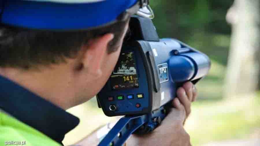 Pirat pędził z prędkością 145 km/h w terenie zabudowanym