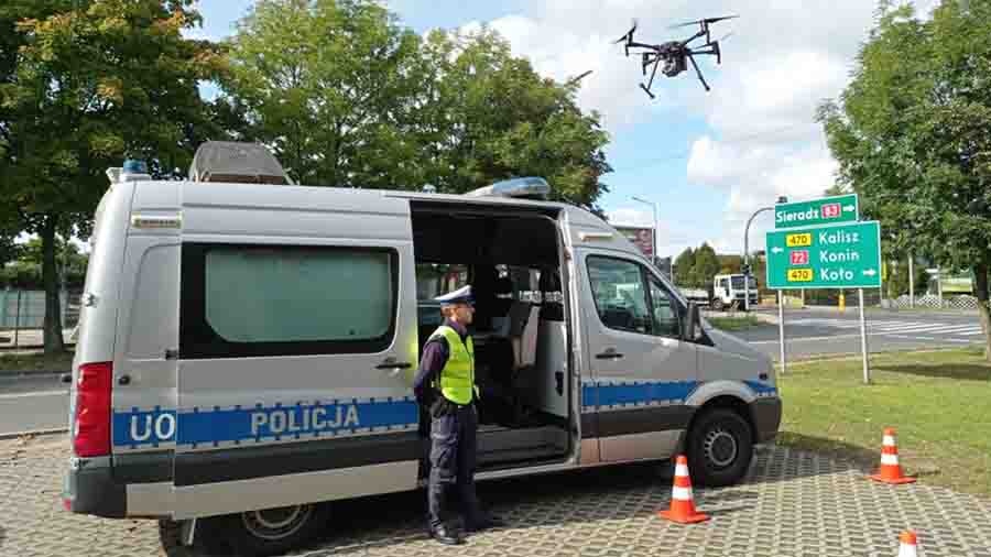 Policyjne działania z dronem na drogach