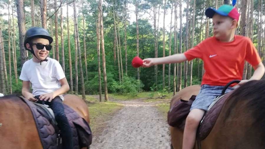 Wakacje w Podaj Dalej