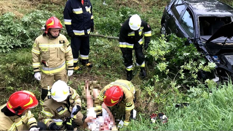 Wypadek osobówki na DK 92 w miejscowości Staw