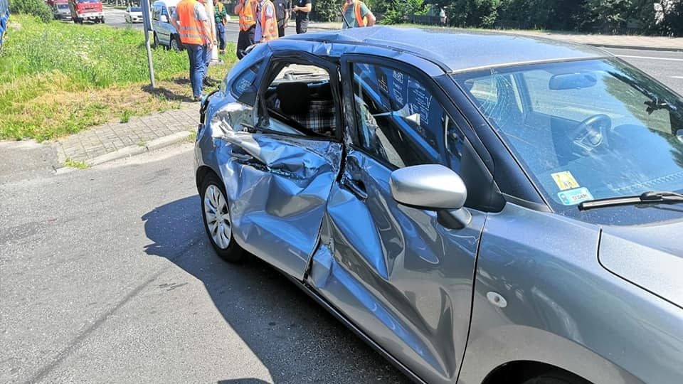 Wjechał wprost pod pociąg