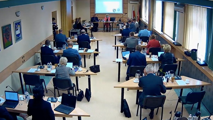 Zarząd Powiatu Konińskiego z wotum zaufania i absolutorium