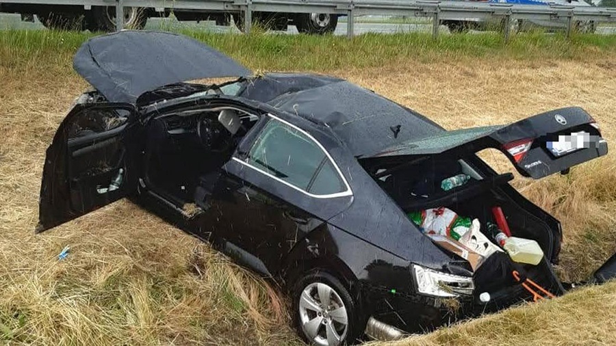Dachowanie na autostradzie A2