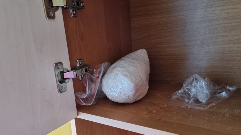 31-latek zatrzymany z blisko 2,5 kilogramami różnych środków odurzających