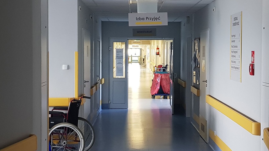 55 nowych łóżek covidowych uruchomiono w szpitalu przy Wyszyńskiego.