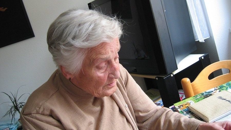 84-letnia kobieta oszukana na ponad 60 tys. złotych