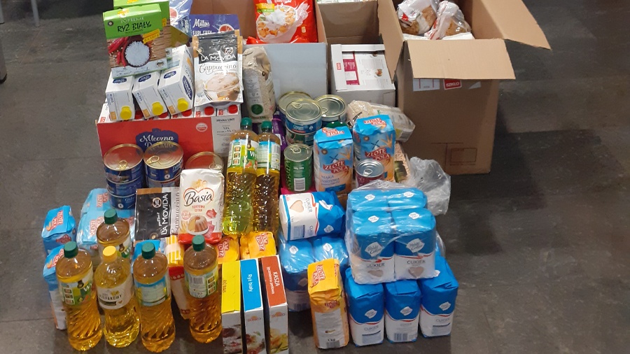 Strażacy zbierali żywność dla potrzebujących