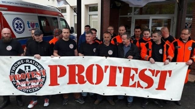 Ratownicy medyczni protestują