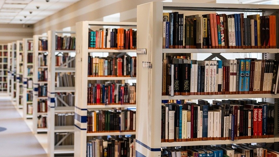 Biblioteka otwarta od poniedziałku