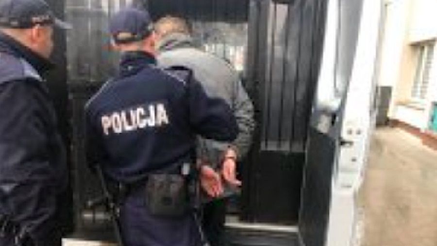 Policjant po służbie zatrzymał poszukiwanego 17- latka