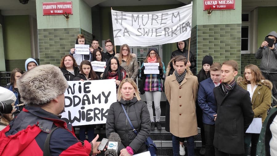 Głosy poparcia dla dyrektora Świerka