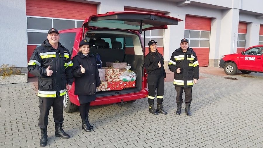 Szlachetna paczka od konińskich strażaków