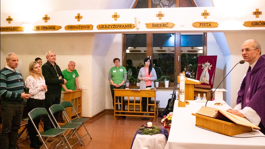 Wolontariusze modlili się w Licheniu