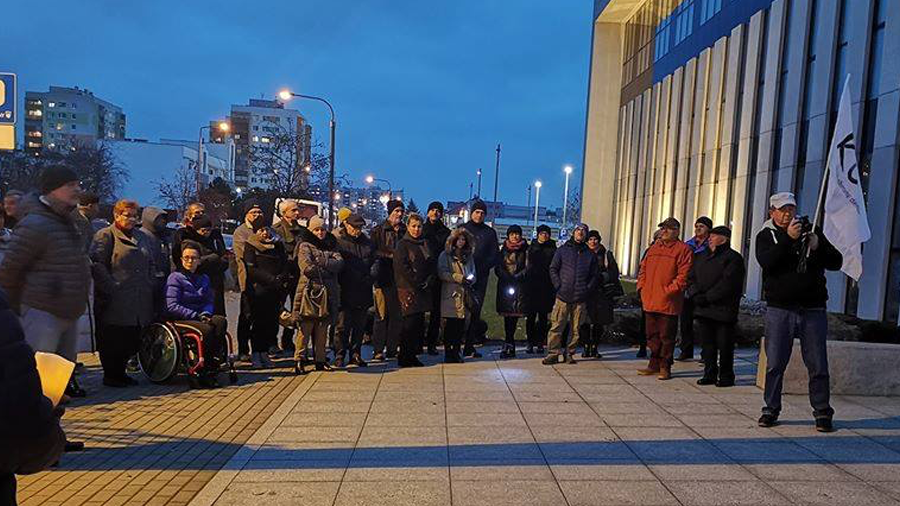 Protest przed sądem