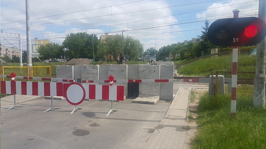 Przejazd przy ul. Okólnej będzie otwarty dla pieszych
