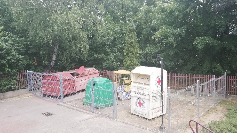 Podopieczni DPS segregują śmieci