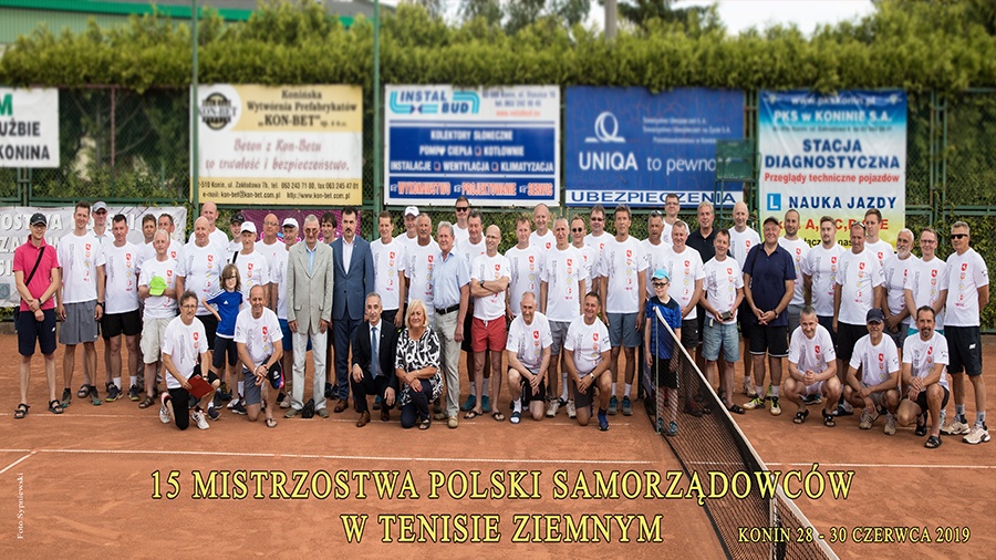 Samorządowcy na korcie