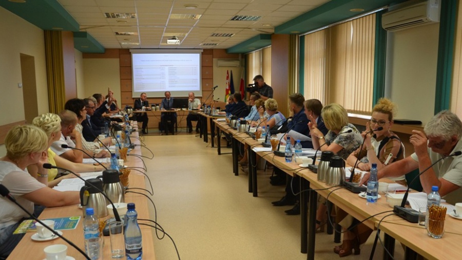 Zarząd Powiatu Konińskiego z wotum zaufania i absolutorium