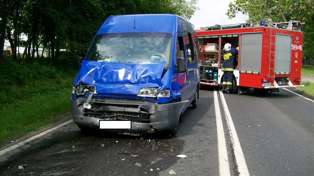 Wypadek z udziałem czterech samochodów.