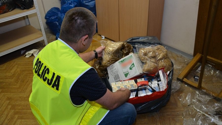 Tysiące papierosów bez akcyzy wpadło w ręce policjantów