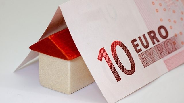 Jak sprzedać dom obciążony kredytem hipotecznym?
